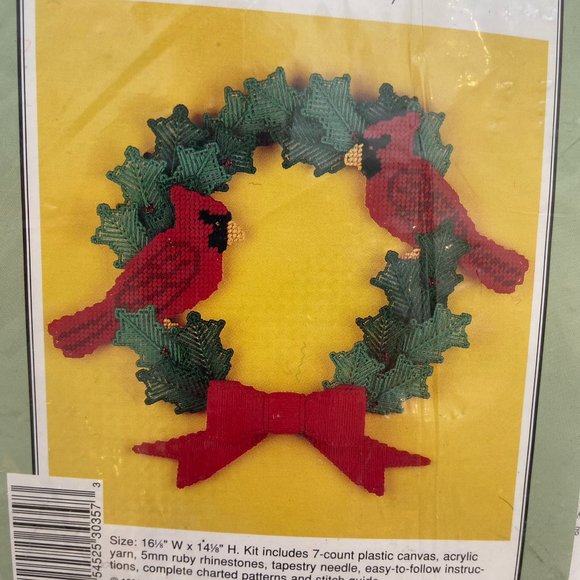 CARDINAL HOLLY WREATH Plastic Canvas Kit Vintage 1998 Craft Kit Christmas Decor - Picture 1 of 5